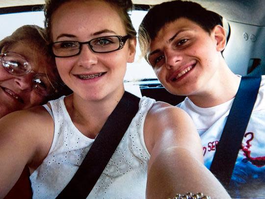 Jenny Gisby with her mother and boyfriend. (Photo: Caters)