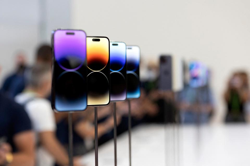 TOPSHOT - The new iPhone 14 and 14 Plus is displayed during a launch event for new products at Apple Park in Cupertino, California, on September 7, 2022. - Apple unveiled several new products including a new iPhone 14 and 14 Pro, three Apple watches, and new AirPod Pros during the event. (Photo by Brittany Hosea-Small / AFP) (Photo by BRITTANY HOSEA-SMALL/AFP via Getty Images)