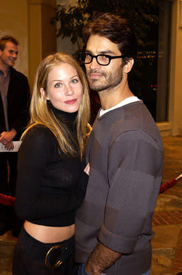 Christina Applegate and Johnathon Schaech at the Westwood premiere of Shallow Hal