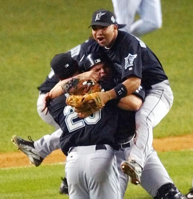 Marlins win the 2003 World Series 