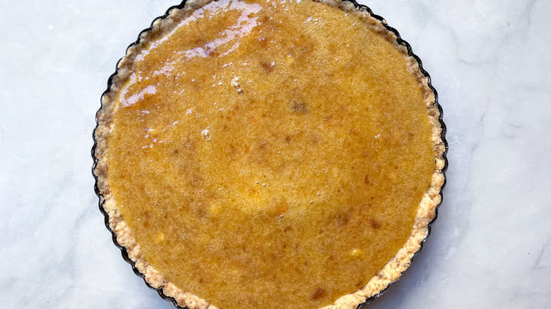 treacle tart with syrup filling
