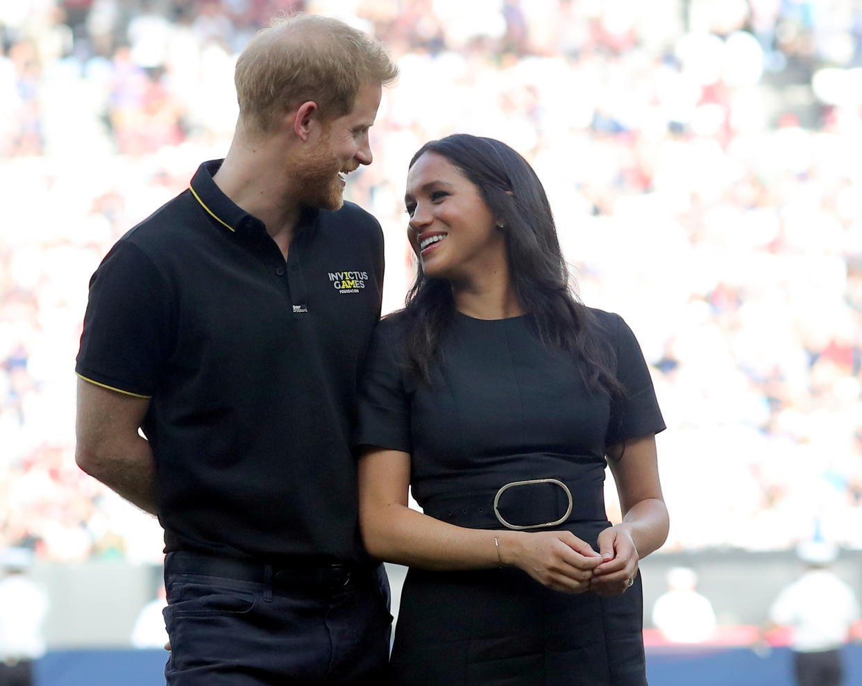 Harry und Meghan beim Baseballspiel der Yankees gegen die Red Sox am Samstag. [Foto: Getty]