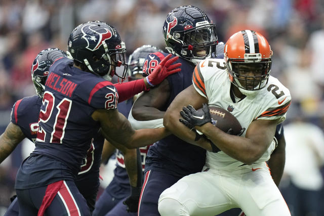 NFL roundup: Browns' Deshaun Watson rusty, unpopular in win