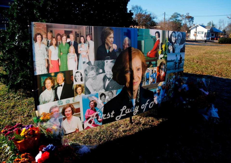 This memorial tribute to Rosalynn Carter is in downtown Plains, Georgia. 11/29/2023 Mike Haskey/mhaskey@ledger-enquirer.com