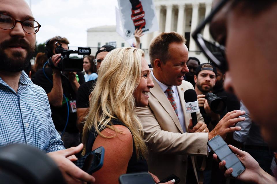 Photos From Outside the Supreme Court After Roe v. Wade Is Overturned