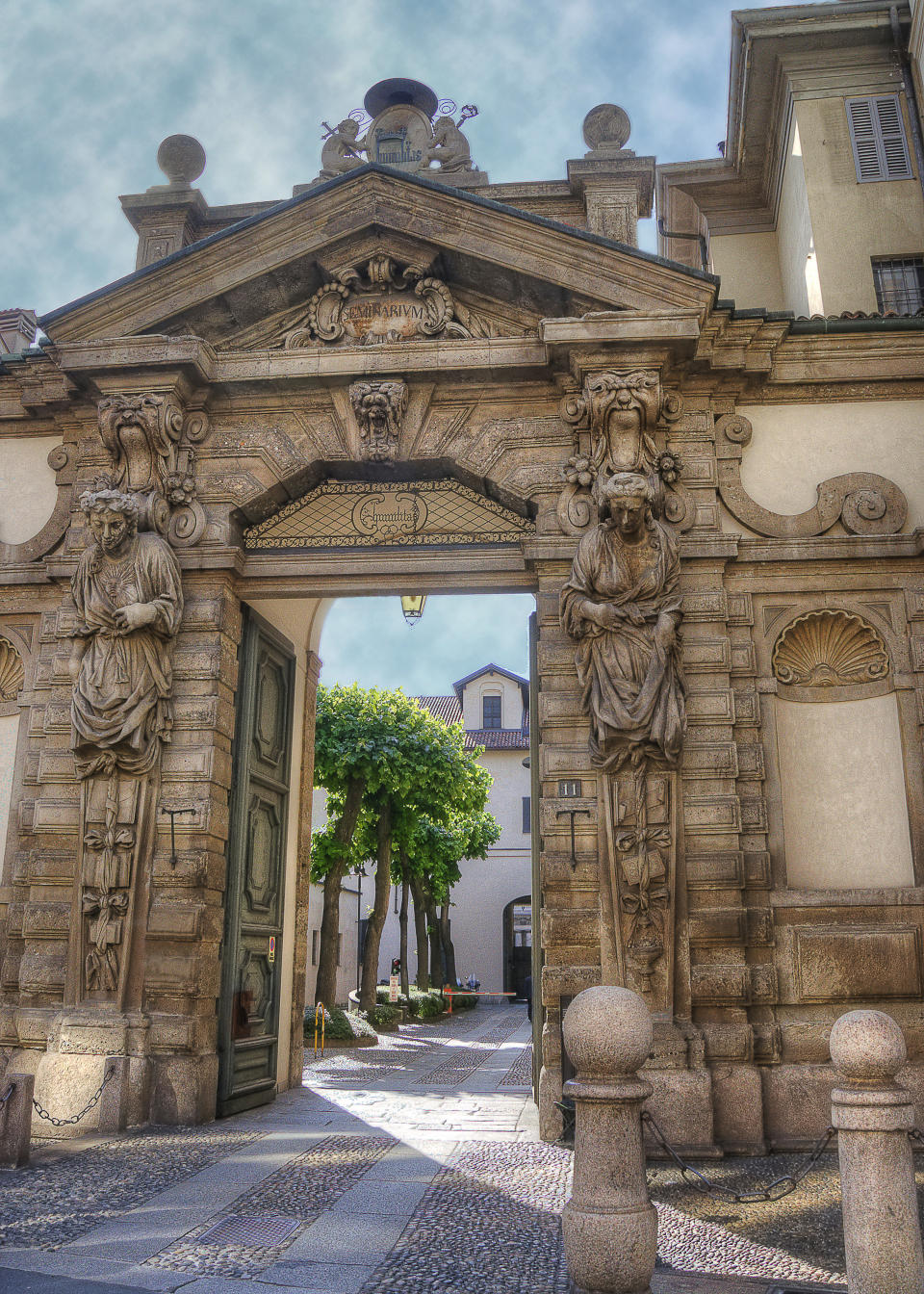 El hotel ha mantenido intacta la entrada hecha por el arquitecto  Francesco Maria Richini en 1635 para el seminario (Foto:Getty)