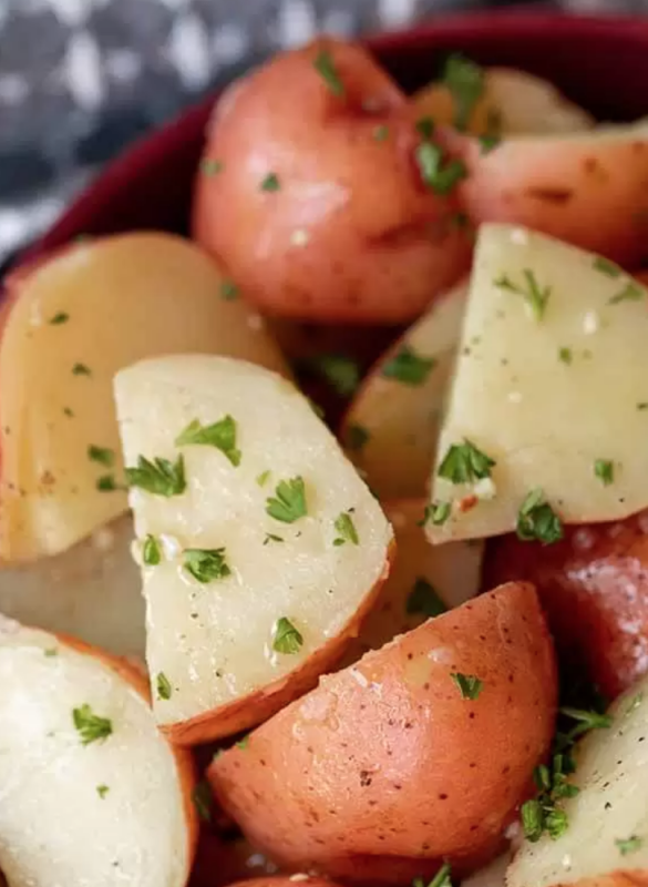 <p>Eating on a Dime</p><p>In just 10 minutes, this quick and easy Instant Pot red potatoes recipe is on the table!</p><p><strong>Get the recipe: <a href="https://www.eatingonadime.com/quick-and-easy-instant-pot-potatoes-recipe/" rel="nofollow noopener" target="_blank" data-ylk="slk:Quick and Easy Instant Pot Potatoes;elm:context_link;itc:0;sec:content-canvas" class="link ">Quick and Easy Instant Pot Potatoes</a></strong></p>