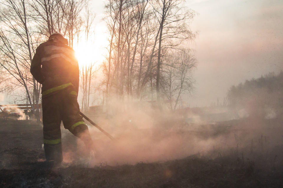 While firefighters are always given portable respirators to wear when they are battling smoke and flames, many admit to not actually wearing them. (Photo: Getty Creative)