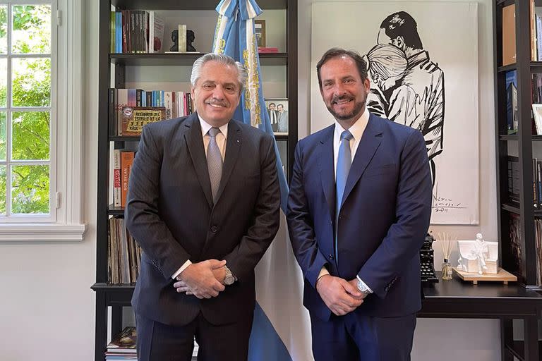 El presidente Alberto Fernández junto a Ariel Sujarchuk