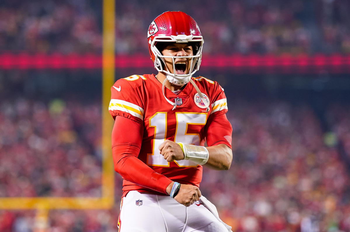 Patrick Mahomes leads Chiefs against Rams