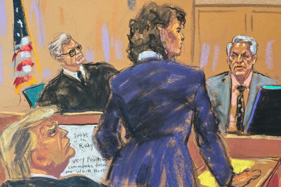 Ένα σκίτσο στην αίθουσα του δικαστηρίου δείχνει τη βοηθό εισαγγελέα Susan Hoffinger να ανακρίνει τον Robert Costello στις 21 Μαΐου καθώς ο Donald Trump και ο δικαστής Juan Merchan κοιτάζουν (REUTERS)