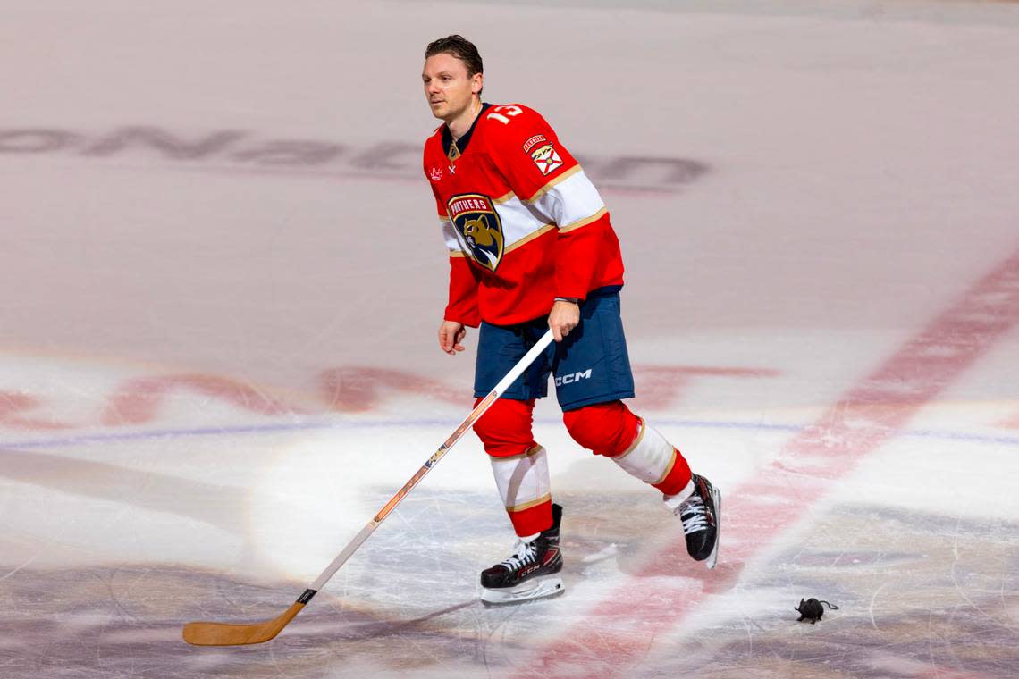 Florida Panthers center Sam Reinhart (13) is named a star of the game after his team defeated the New York Rangers 4-3 during an NHL game at Amerant Bank Arena in Sunrise, Florida, on Friday, December 29, 2023. D.A. Varela/dvarela@miamiherald.com