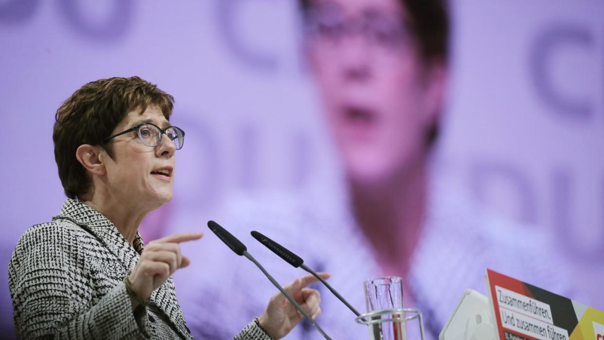 Die Kandidatin für den Parteivorsitz, Annegret Kramp-Karrenbauer spricht beim CDU-Bundesparteitag. Foto: Kay Nietfeld/Archiv