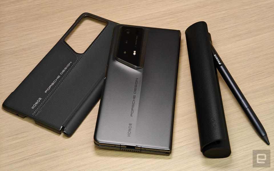 <p>The cases for the Magic V2 RSR and its stylus.</p>
