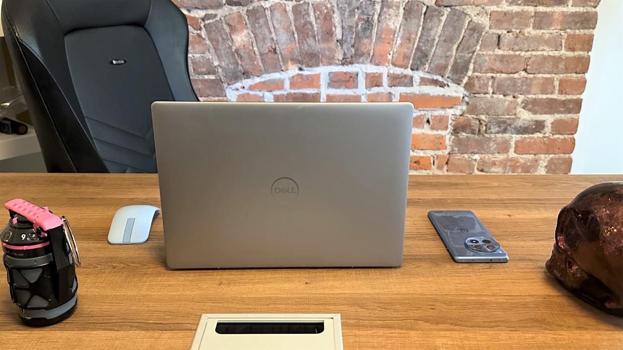  Dell Inspiron 14 Plus (7440). 