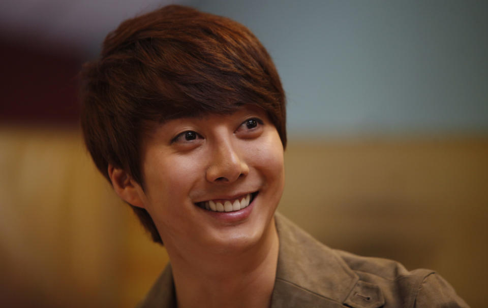 El cantante sudcoreano Kim Hyung Jun durante una Conferencia de Prensa en La Paz, Bolivia, el viernes 17 de enero de 2014. Kim tendrá un concierto en La Paz el viernes para concluir su gira por Sudamérica. (Foto AP/Juan Karita)