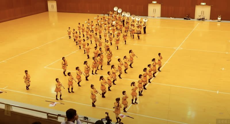 ▲有網友翻出7年前「橘色惡魔」在日本進行全國行進管樂比賽的影片，精彩演出再次震撼台灣網友。（圖/Eu Tuba YT）