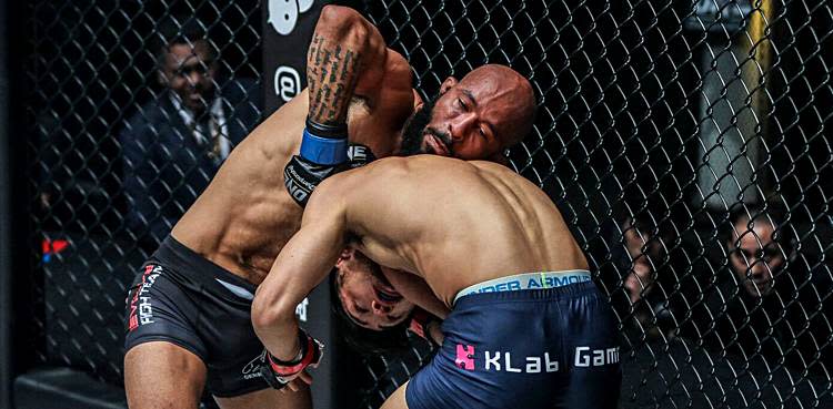 Demetrious Johnson ONE Championship debut victory submission