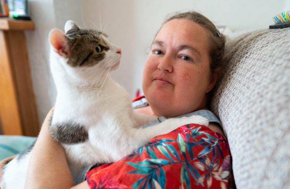 Sam Felstead was having a heart attack when she was woken by her seven-year-old cat Billy. (SWNS)