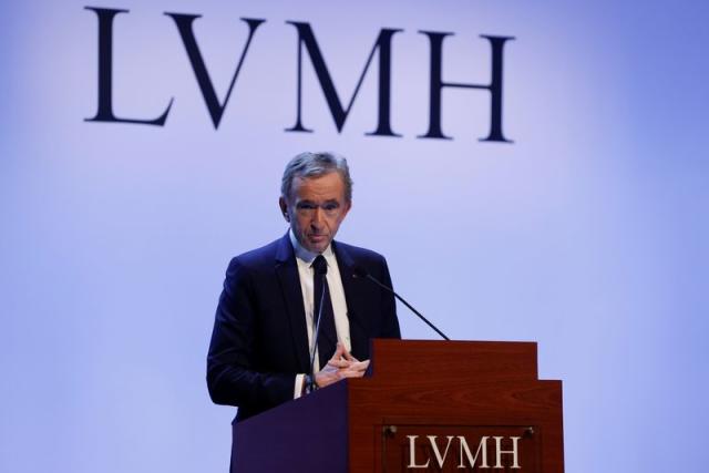 Be a shareholder - Global luxury leader, Shareholders' Club – LVMH