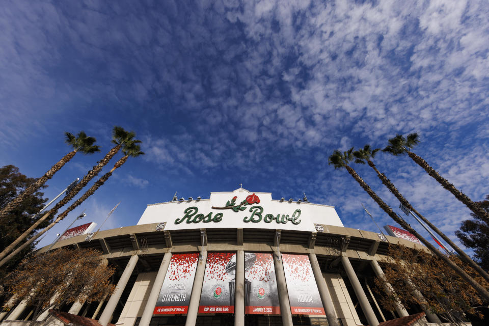 The potential record-setting El Trafico match between the LA Galaxy and LAFC is going to have to wait. (Ric Tapia/Icon Sportswire via Getty Images)