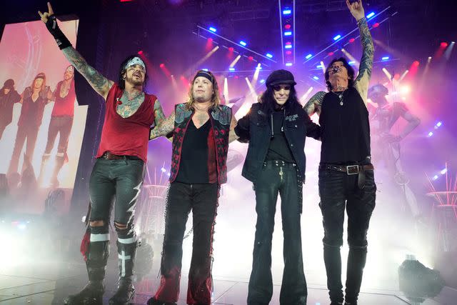 Kevin Mazur/Getty Mötley Crüe