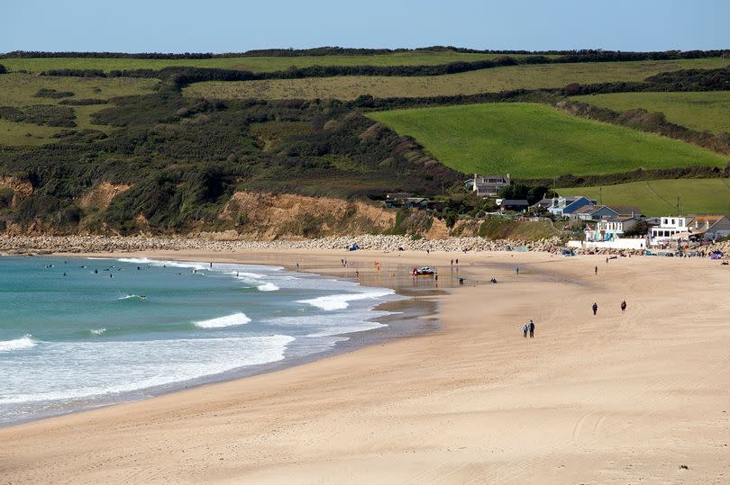 The Welloe is situated near the beach at Praa Sands