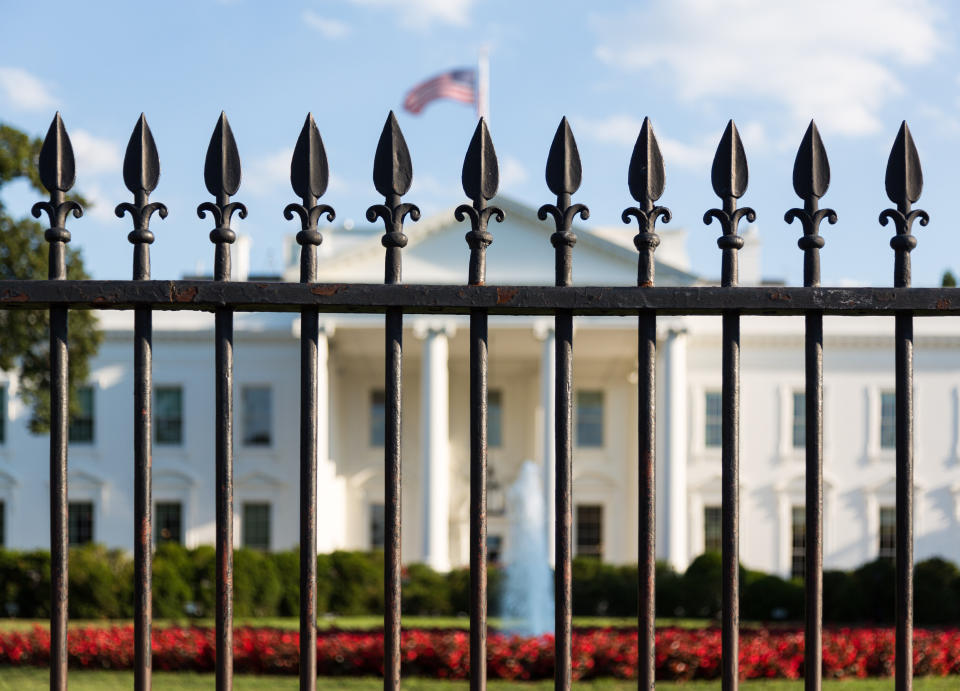 Main entrance of White House seen through railings at 1600 Pennsylvania Avenue in Washington, D.C. (Photo: Getty Images/iStockphoto)