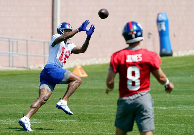 Giants' training camp: veterans Saquon Barkley and Darren Waller