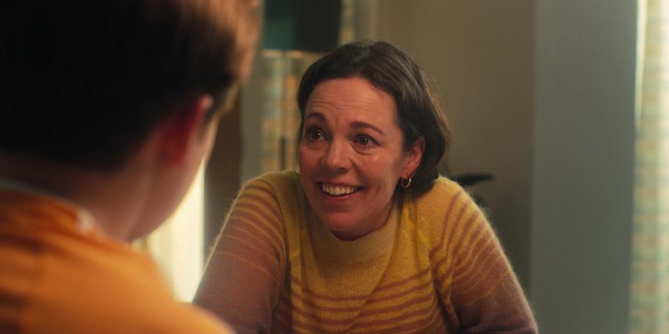 Olivia Colman plays Nick's mum in Heartstopper. (Netflix)