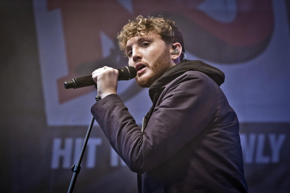 BERLIN, GERMANY - SEPTEMBER 01: British singer James Arthur performs live on stage during the Energy Music Tour at the Kulturbrauerei on September 1, 2017 in Berlin, Germany. (Photo by Frank Hoensch/Getty Images)