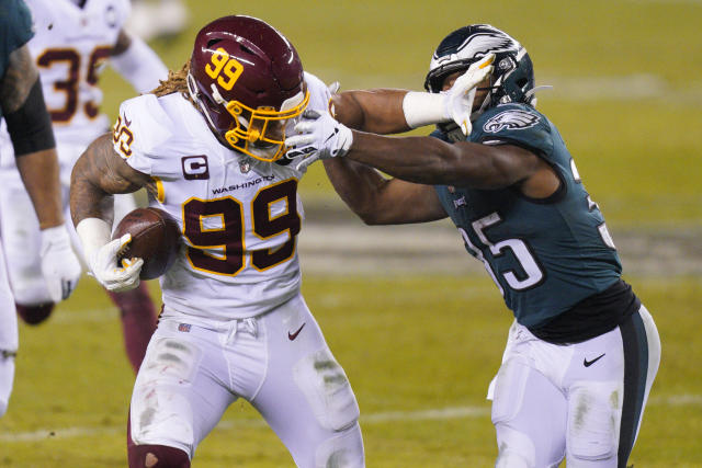 Washington rides bizarre, sloppy win to top Eagles, fend off Giants for NFC  East title