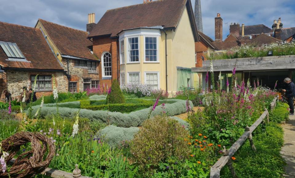 Isle of Wight County Press: Tudor House and Garden