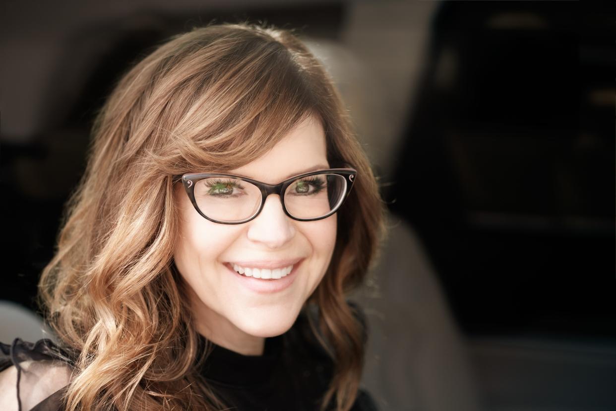 Grammy-winning musician Lisa Loeb has a sold-out show at Rivers Casino.