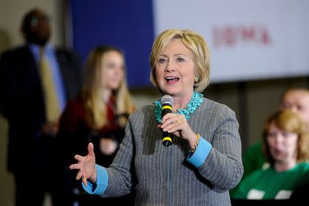 U.S. Democratic presidential candidate Hillary Clinton speaks during a town hall in Waterloo, Iowa December 9, 2015. REUTERS/Mark Kauzlarich