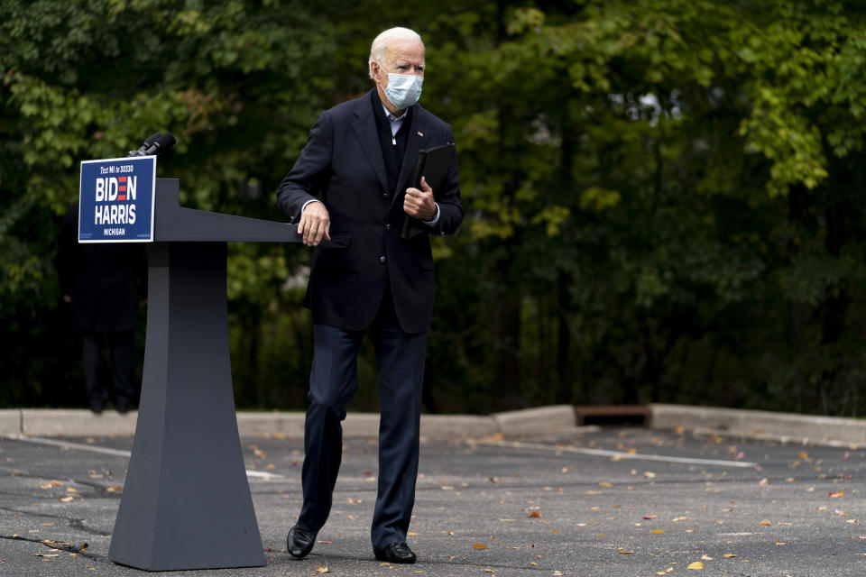 Democratic presidential candidate former Vice President Joe Biden departs after speaking at United Food & Commercial Workers Union Local 951, Friday, Oct. 2, 2020, in Grand Rapids, Mich. (AP Photo/Andrew Harnik)