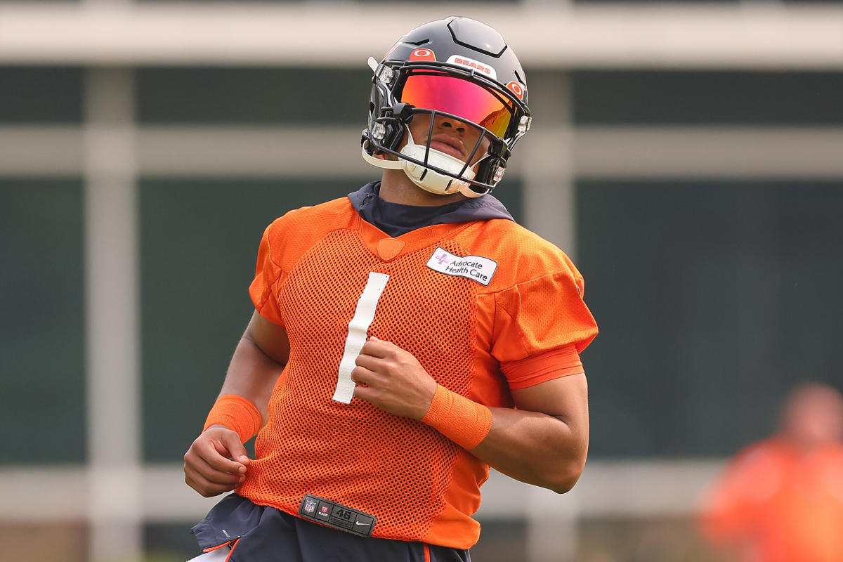 Justin Fields injury update: Bears QB on track to start vs. Packers after  being full participant in practice 