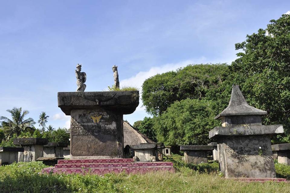 松巴島－巨石葬墓（Giovanni Mereghetti/UCG/Universal Images Group via Getty Images, Image Source : Getty Editorial）