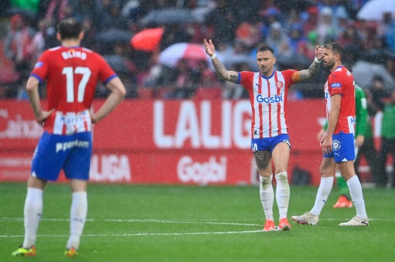 El centrocampista Aleix García celebra un gol marcado para el Girona en un partido de la liga española de fútbol jugado contra el visitante Betis el 31 de marzo de 2024 (Pau Barrena)