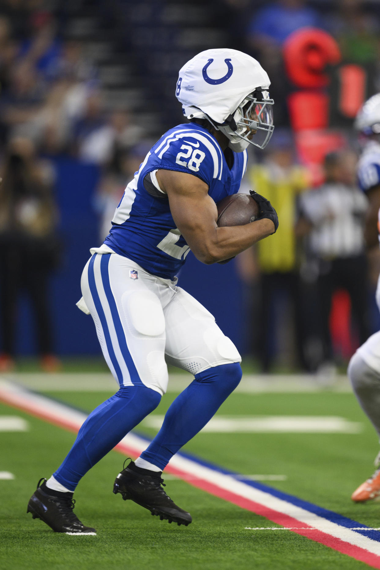 Jonathan Taylor will be wearing a Guardian Cap throughout the NFL preseason.