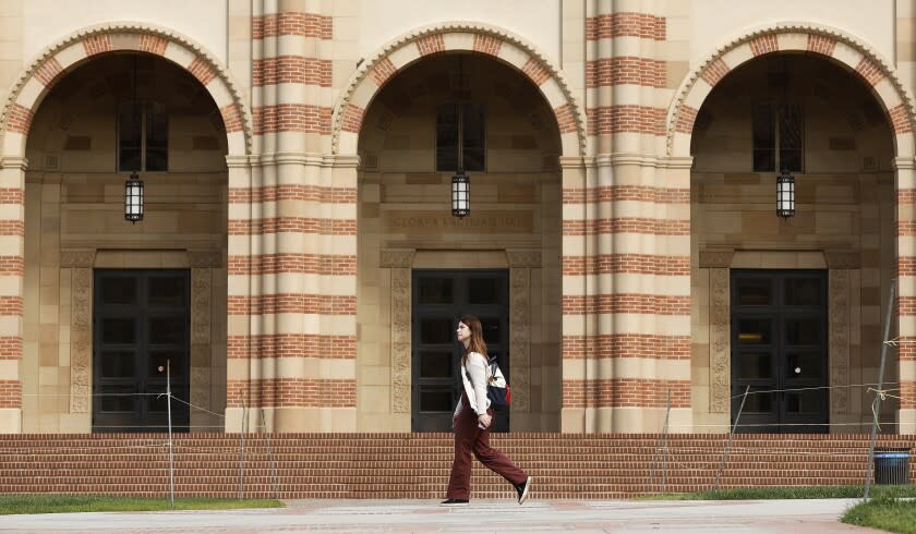 LOS ANGELES-CA-MARCH 11, 2020: Classes have moved to online only at UCLA on Wednesday, March 11, 2020. (Christina House / Los Angeles Times)