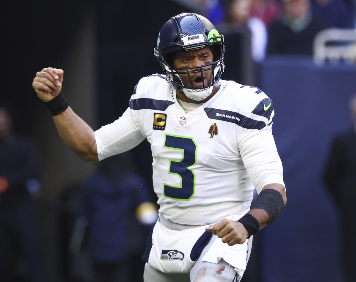 Seahawks among top-10 NFL teams in projected 2022 salary cap room