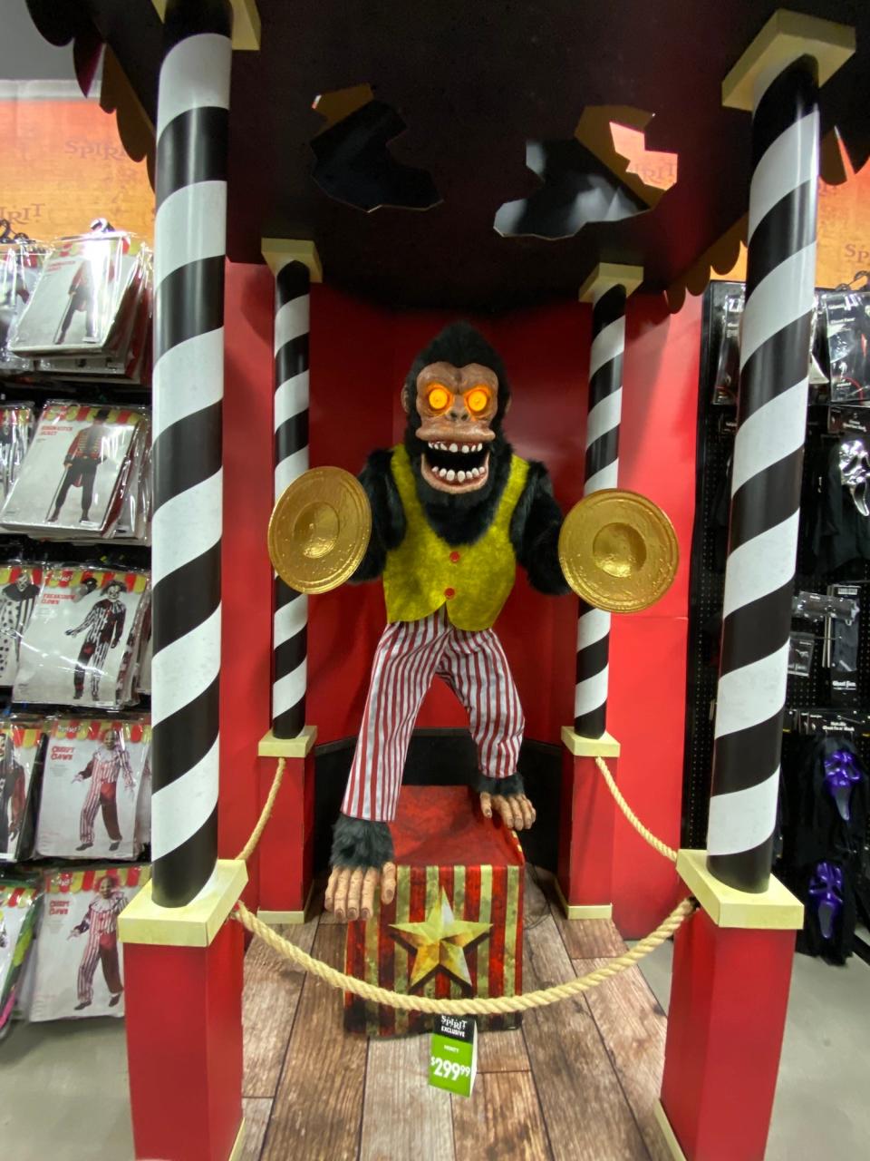 The Monty animatronic at Spirit Halloween's flagship store.
