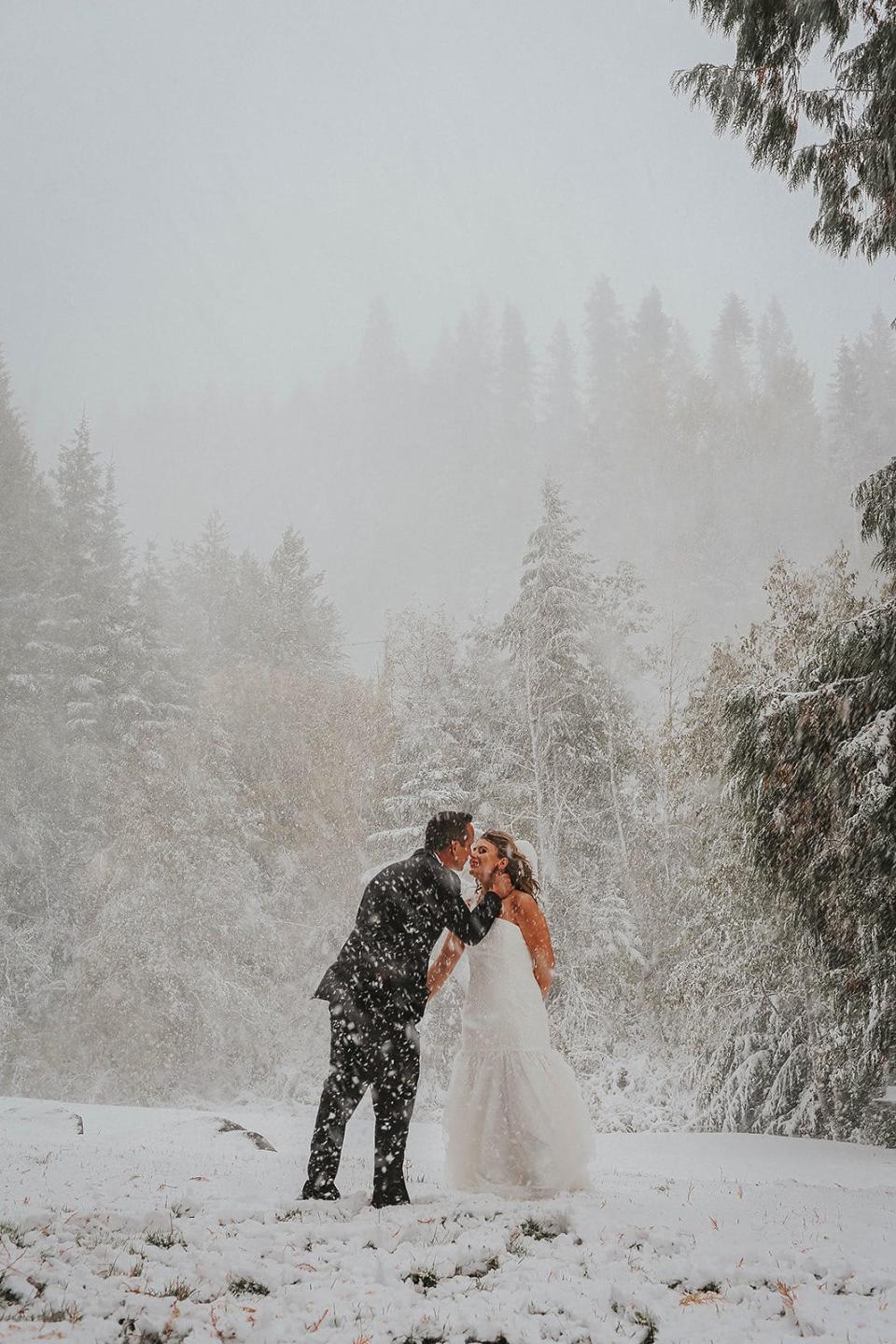 Sean and Brittany Tuohy were planning for an outdoor fall wedding in Washington. Instead, they got hit with a snowstorm on Sept. 28. Photographer Jaime Fletcher captured some unique photos of the occasion.