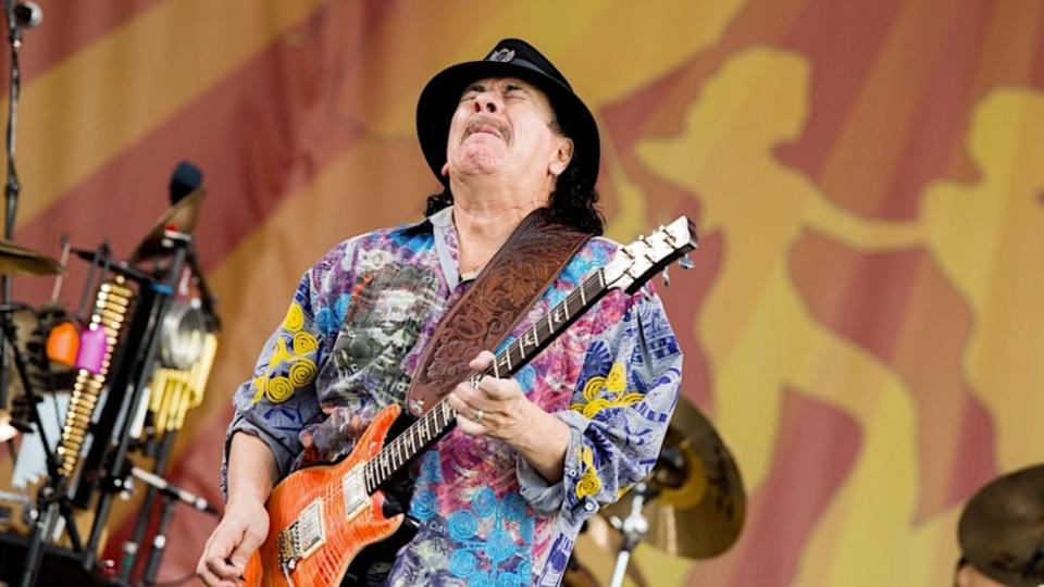 Carlos Santana collapses onstage