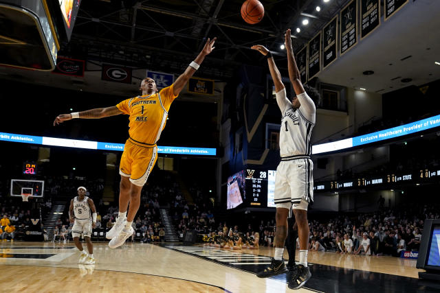 Haas, Pinckney lead Southern Miss past Vanderbilt 60-48