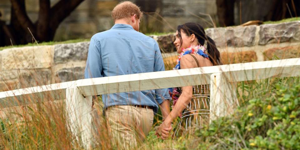 <p>Meghan and Harry on Bondi Beach.</p>