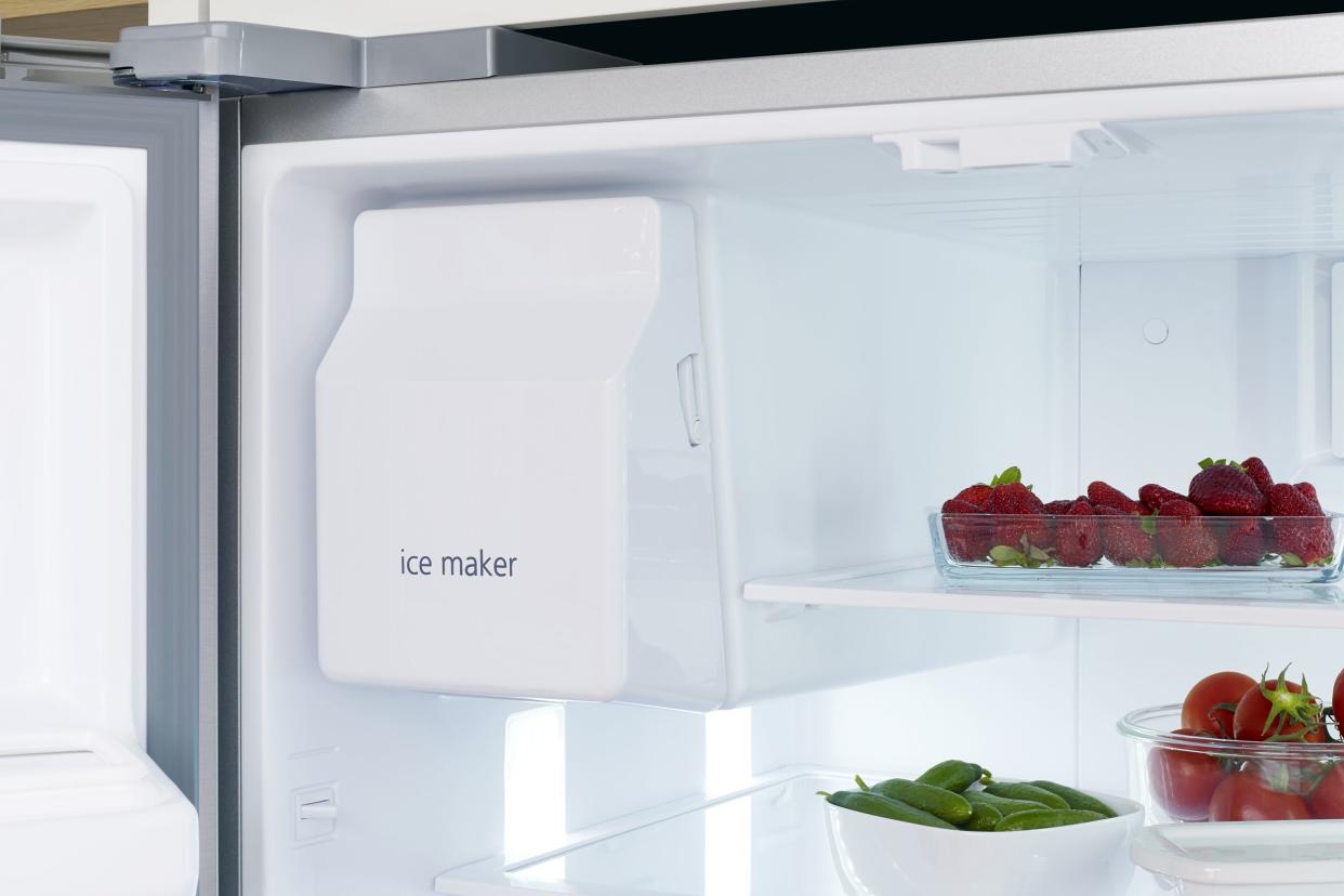 ice maker in refrigerator
