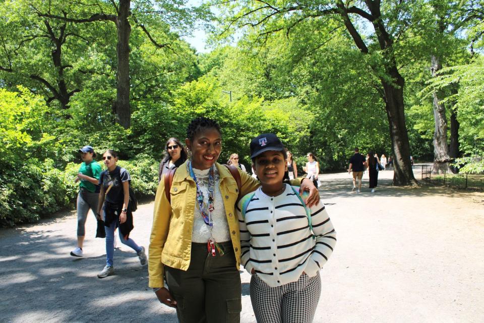 city girls who walk, new york city