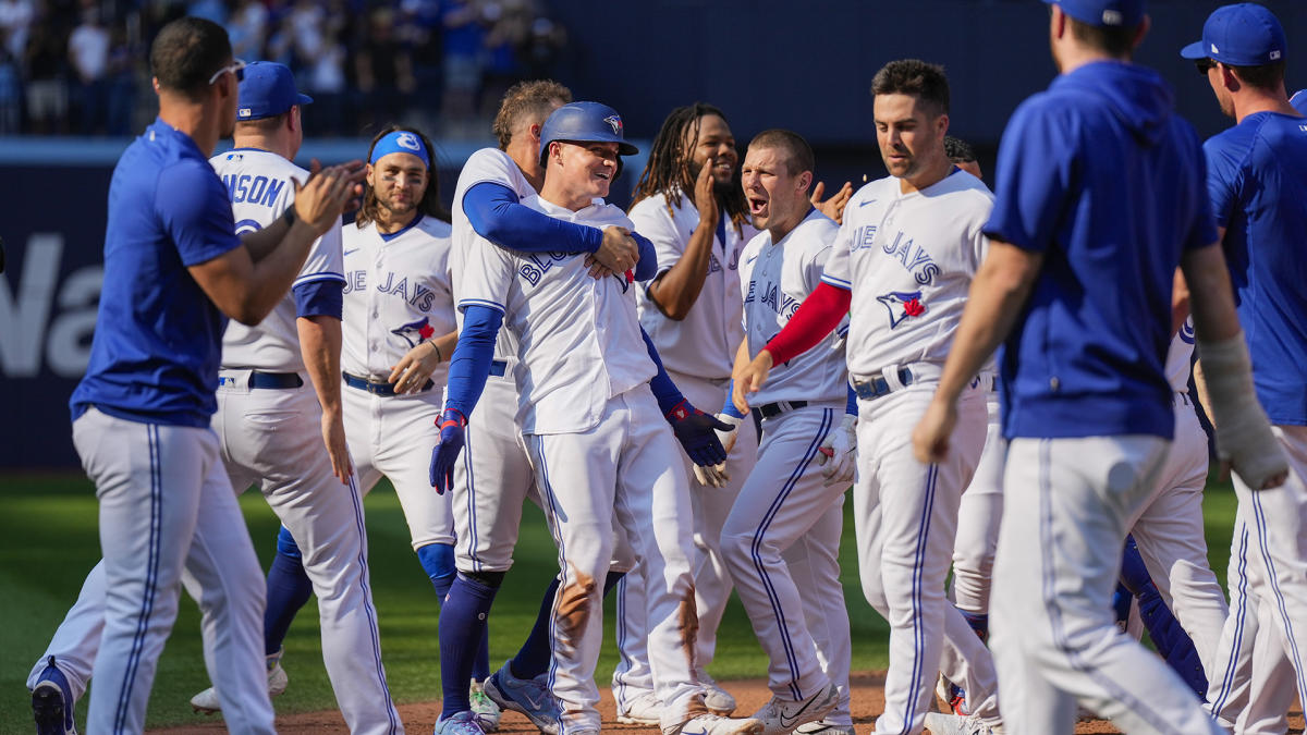 Blue Jays clinch playoff berth on off day thanks to Orioles' loss - The  Athletic